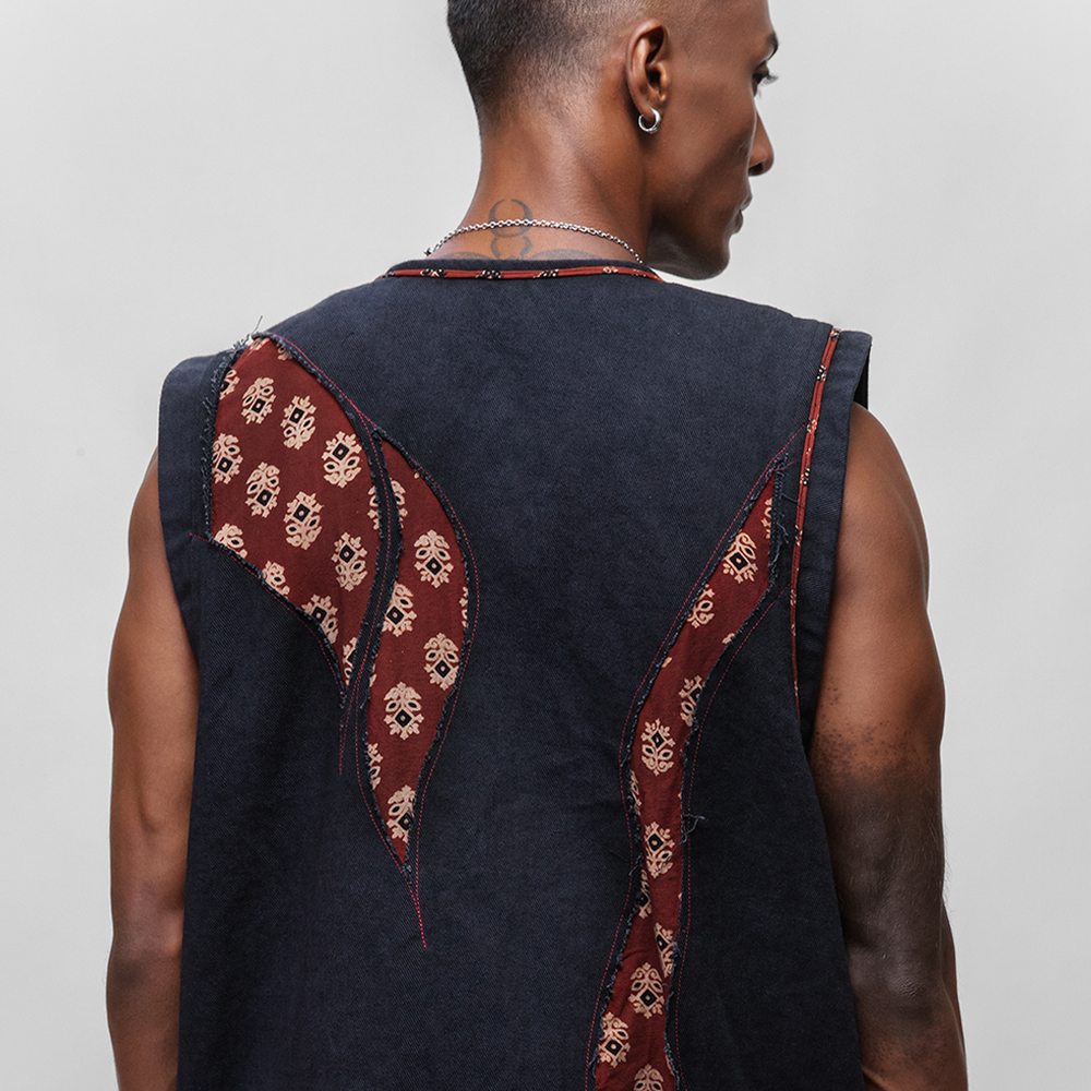 Bagh Utility Vest — detail